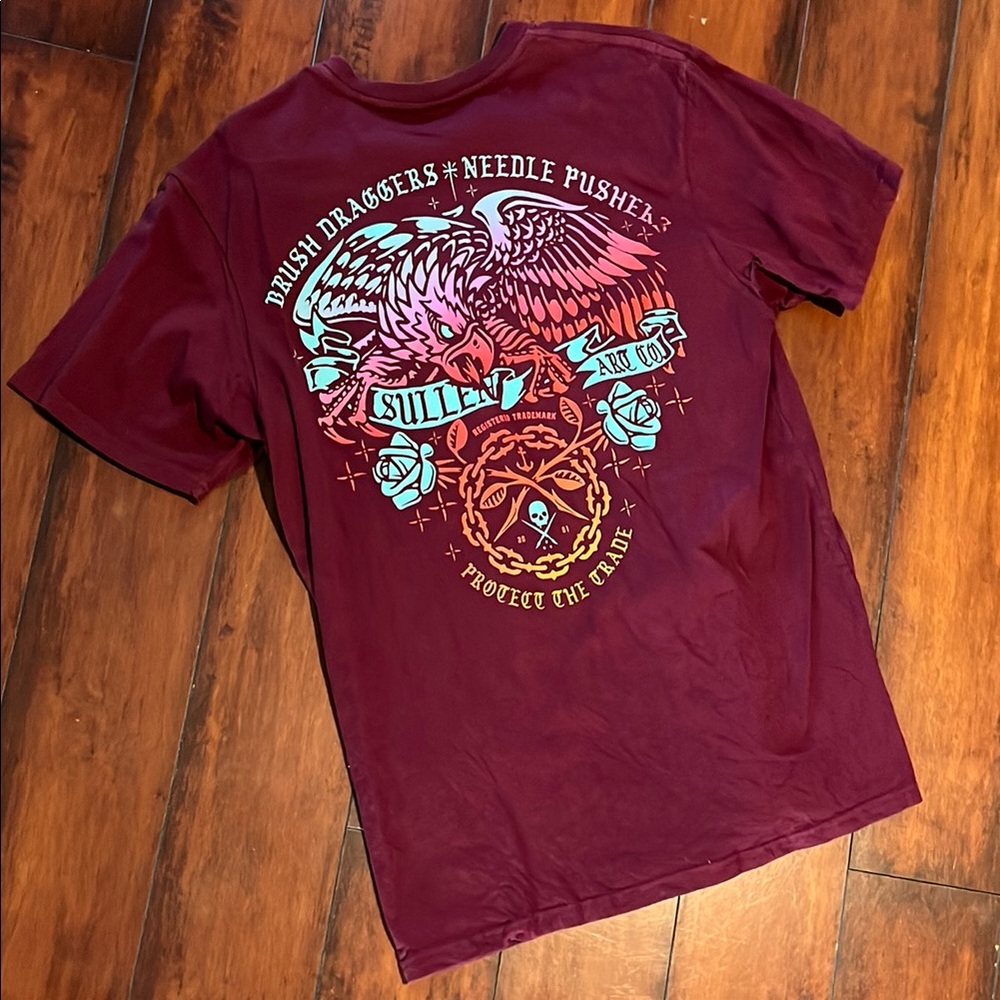 Buckle Red Short Sleeve Tee with Ornamental Back Design